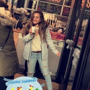 Meet your Posher, Lucia